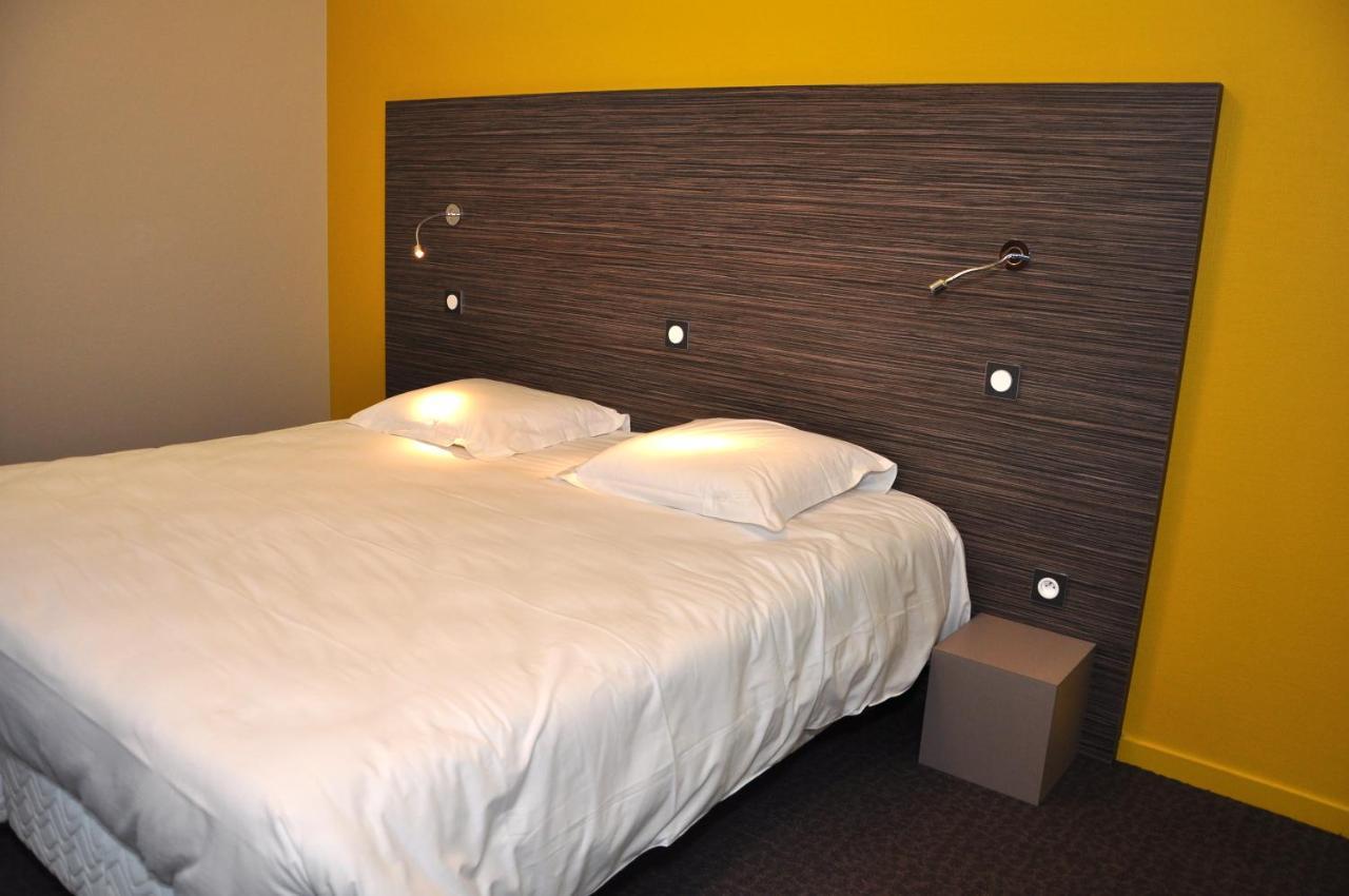 Logis Hotel A La Bonne Auberge Laval  Luaran gambar